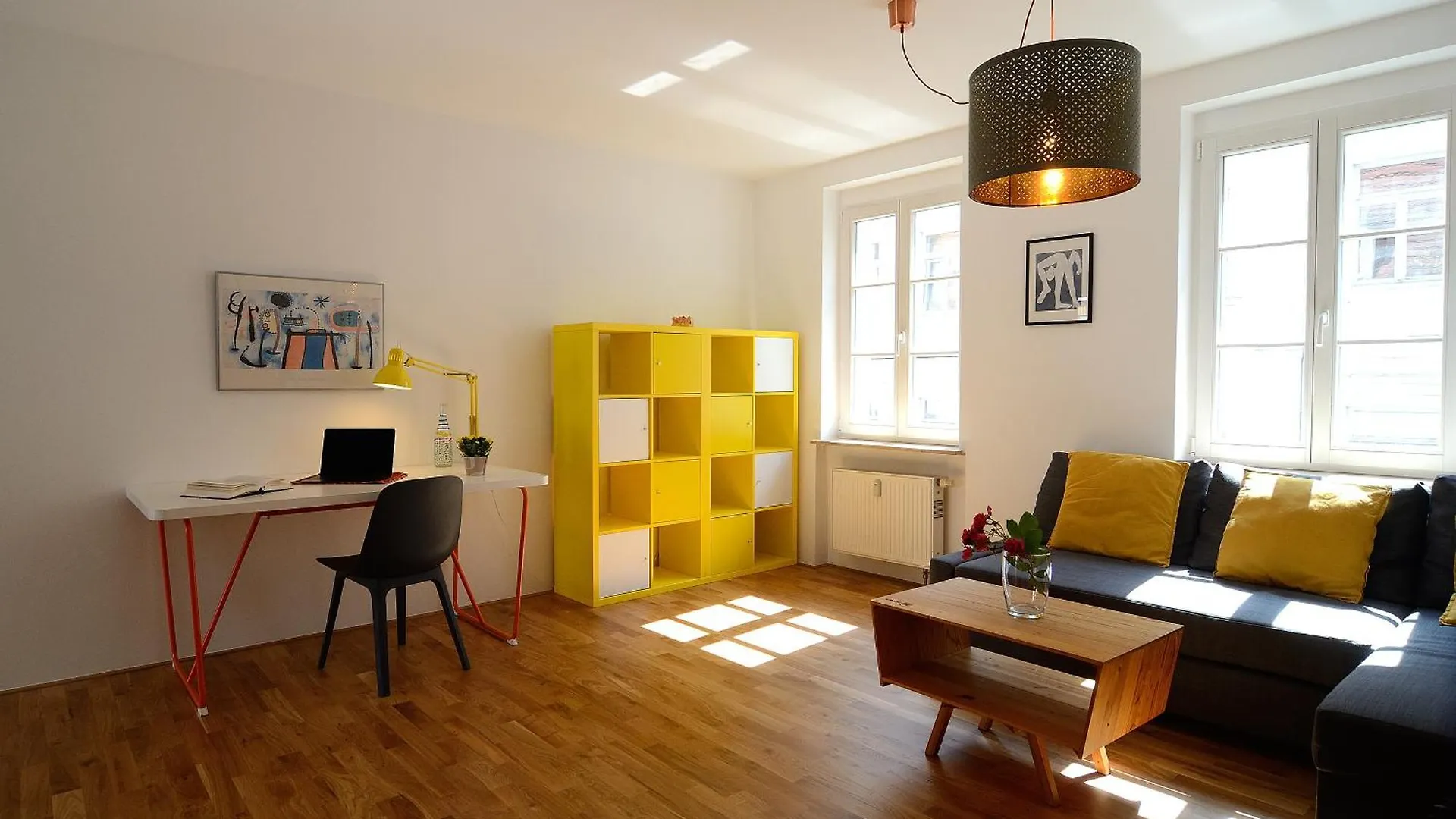 Amazing Apartment Dd Neustadt With Balcony! Dresden